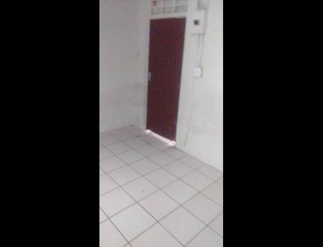 1 bed property to rent in KENSINGTON